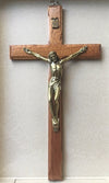 CRUCIFIX – WOOD GOLD OR SILVER (25cm x 13cm)